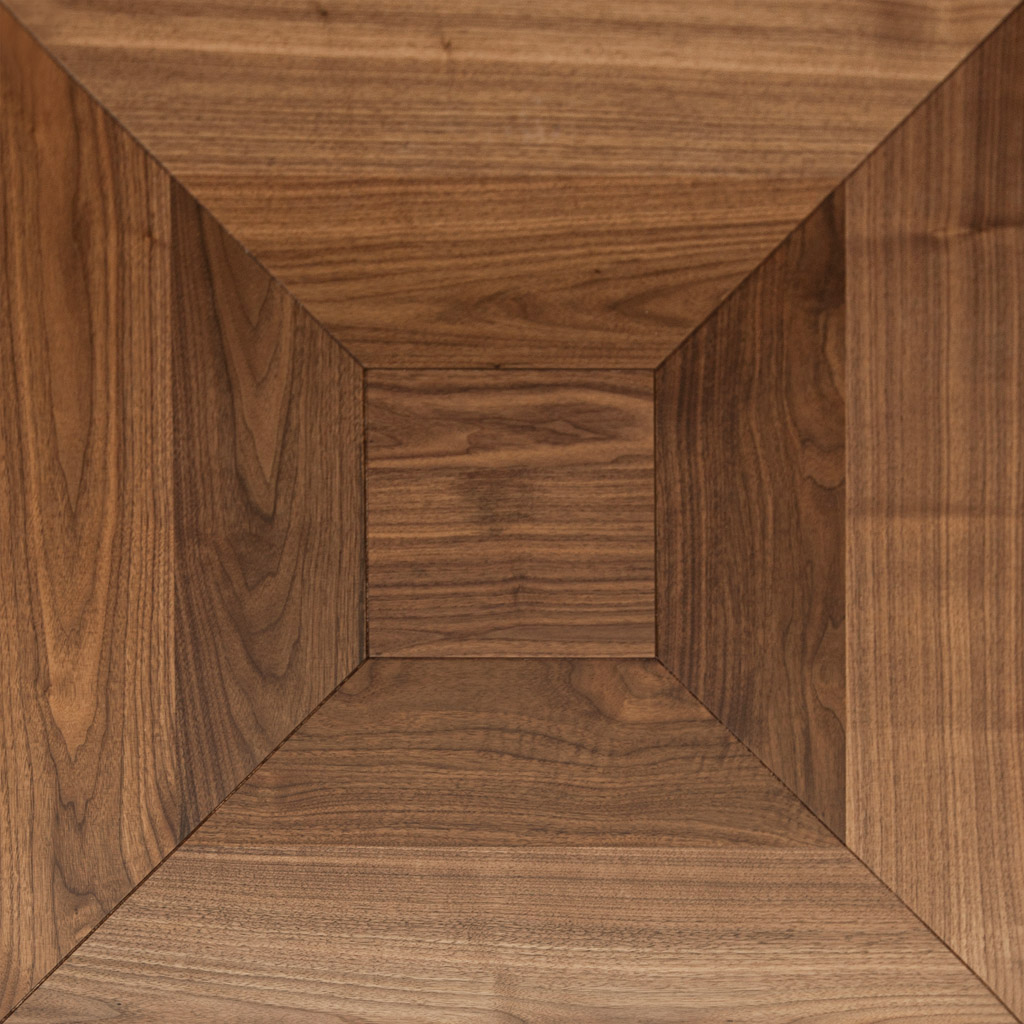 Reduced Square – GE41 (Natural Walnut)